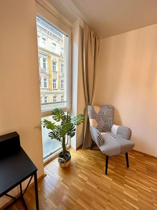 3-Room Vienna Centrale Suite Exterior photo