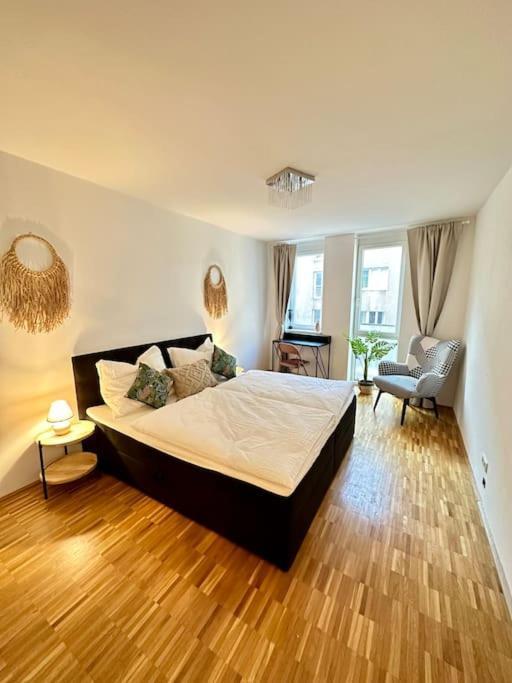 3-Room Vienna Centrale Suite Exterior photo