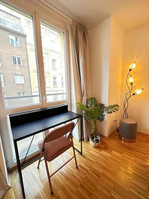 3-Room Vienna Centrale Suite Exterior photo